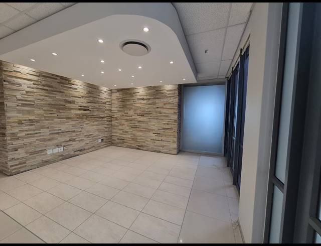 898M² OFFICE TO LET IN SANDTON CENTRAL